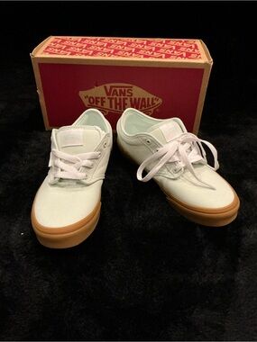 Vans Atwood Low-Top Gum Spa Blue Youth Size 2. NWB